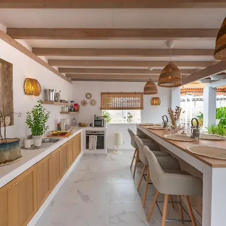 Newly Renovated 4-bed Coastal With Pool * Marbella