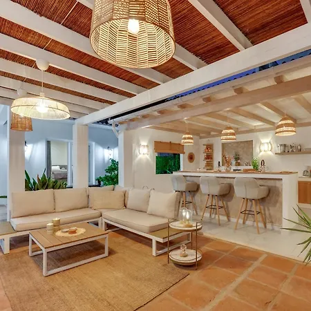 Appartement Newly Renovated 4-bed Coastal With Pool *