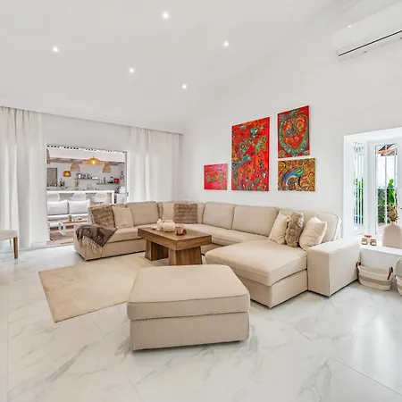 Appartement Newly Renovated 4-bed Coastal With Pool *
