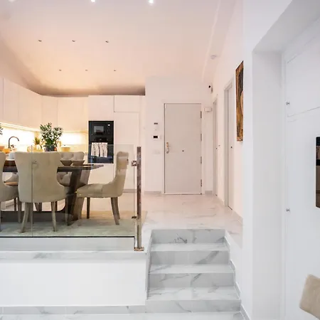 Newly Renovated 4-bed Coastal With Pool Appartement