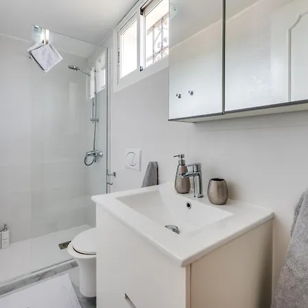 Appartement Newly Renovated 4-bed Coastal With Pool