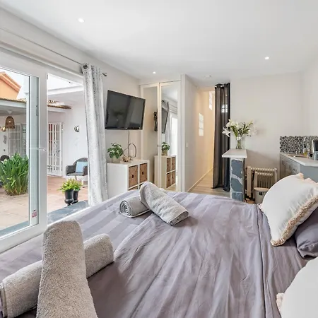 Appartement Newly Renovated 4-bed Coastal With Pool