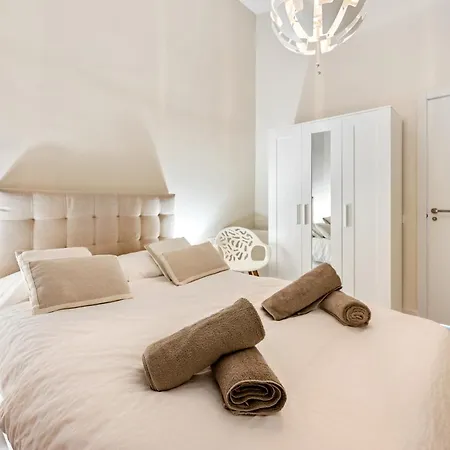 Appartement Newly Renovated 4-bed Coastal With Pool *