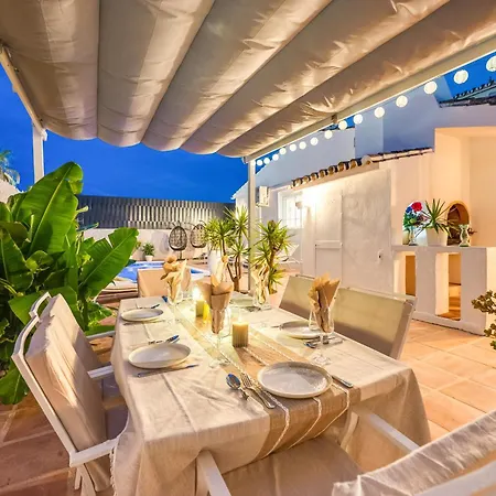 Newly Renovated 4-bed Coastal With Pool Appartement